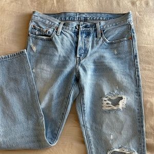 Levi’s 501 tapered jeans!